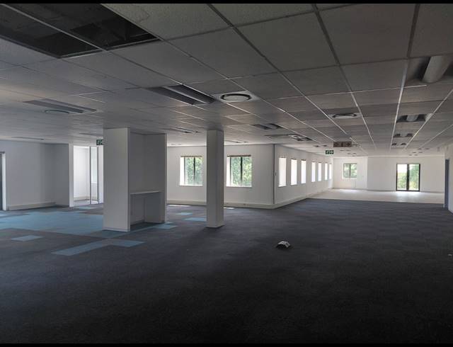 514M² OFFICE TO LET IN BRYANSTON